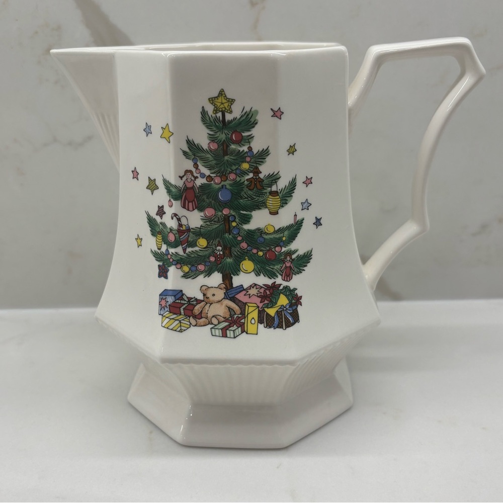 Nikko Christmastime Festive Christmas Tree 28oz Octagonal Pitcher
